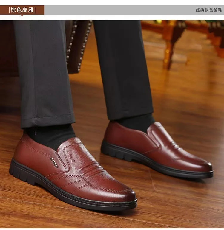 Men's leather shoes new black Soft bottom anti slip and breath shoes men's Business dress casual Zapatos luxury light flat