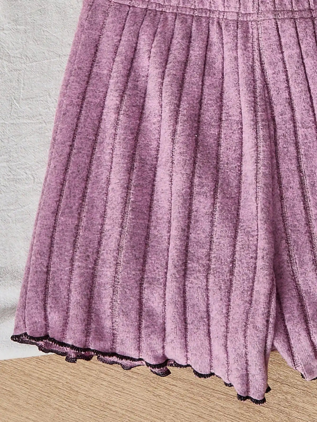 Summer collection of fashionable home clothes for girls, including outdoor casual plush tops, camisoles, vests, and shorts.