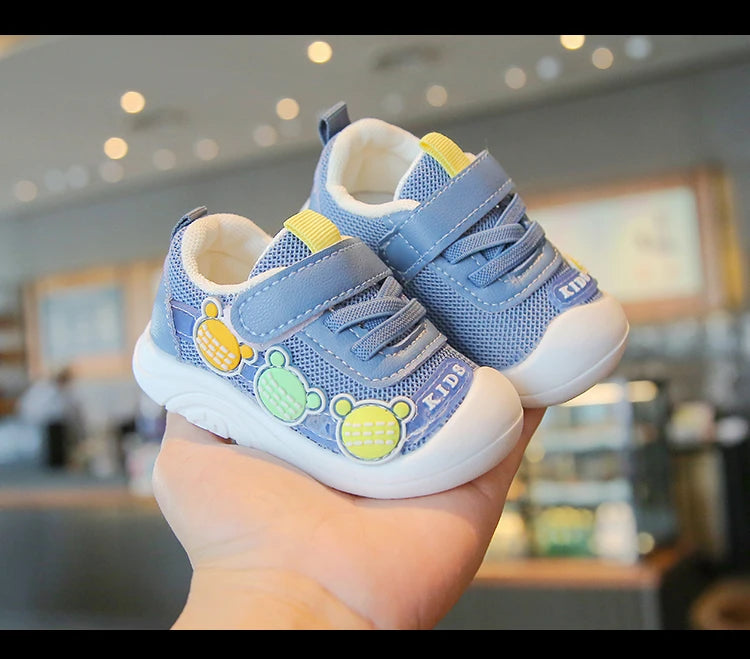 Toddler Girls Walking Shoes Toes Capped Kids Casual Shoes Breathable 2024 New Fashion Children Flat Shoes with Cute Bears Sweet