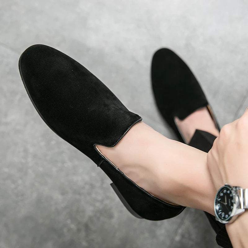 Fashionable Men's Suede Shoes Soft Soles Comfortable Loafers Versatile Men's Casual Flat Shoes Green New Style Free Delivery