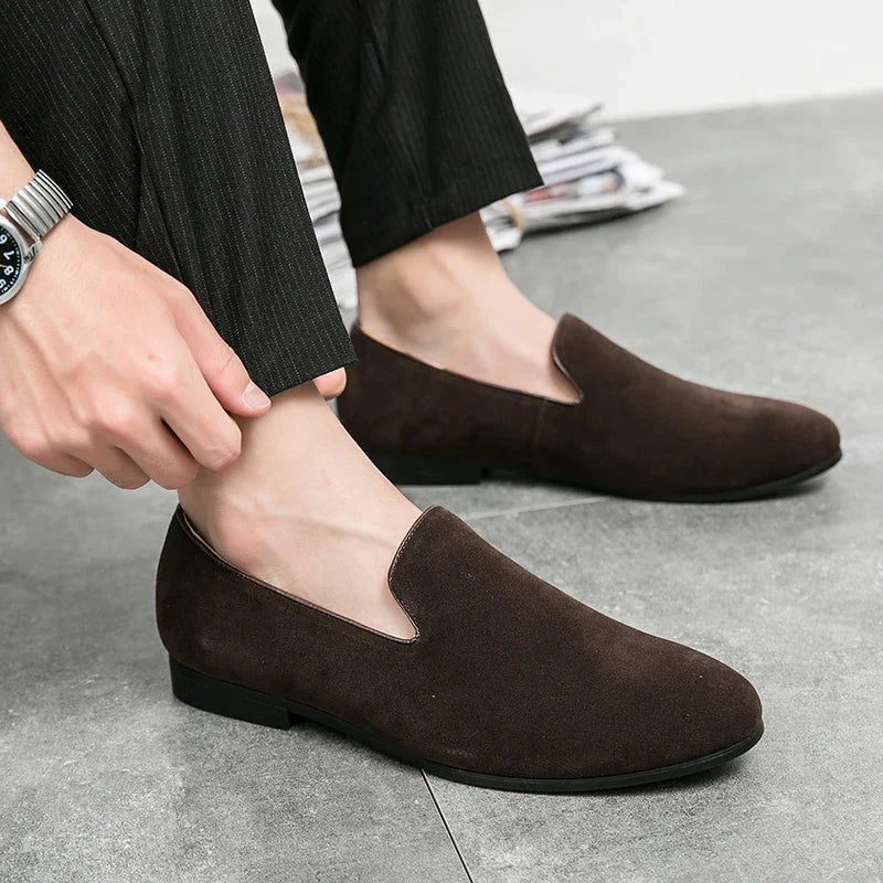Fashionable Men's Suede Shoes Soft Soles Comfortable Loafers Versatile Men's Casual Flat Shoes Green New Style Free Delivery