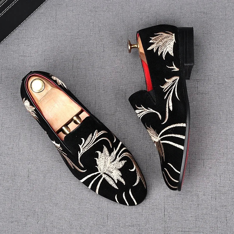 High End Men Casual Shoes New Fashion Embroidery Loafers for Man Luxury Banquet Wedding Shoes Italy Designer Shoe Zapatos Hombre