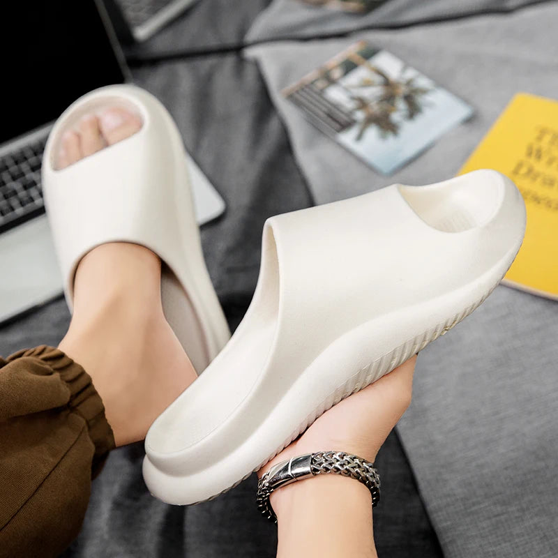 Men's Slippers Fashion Casual Home Sandals Non-Slip Wear-Resistant Soft Soles Couple Style Shoes Thick-Soled Outdoor Beach Shoes