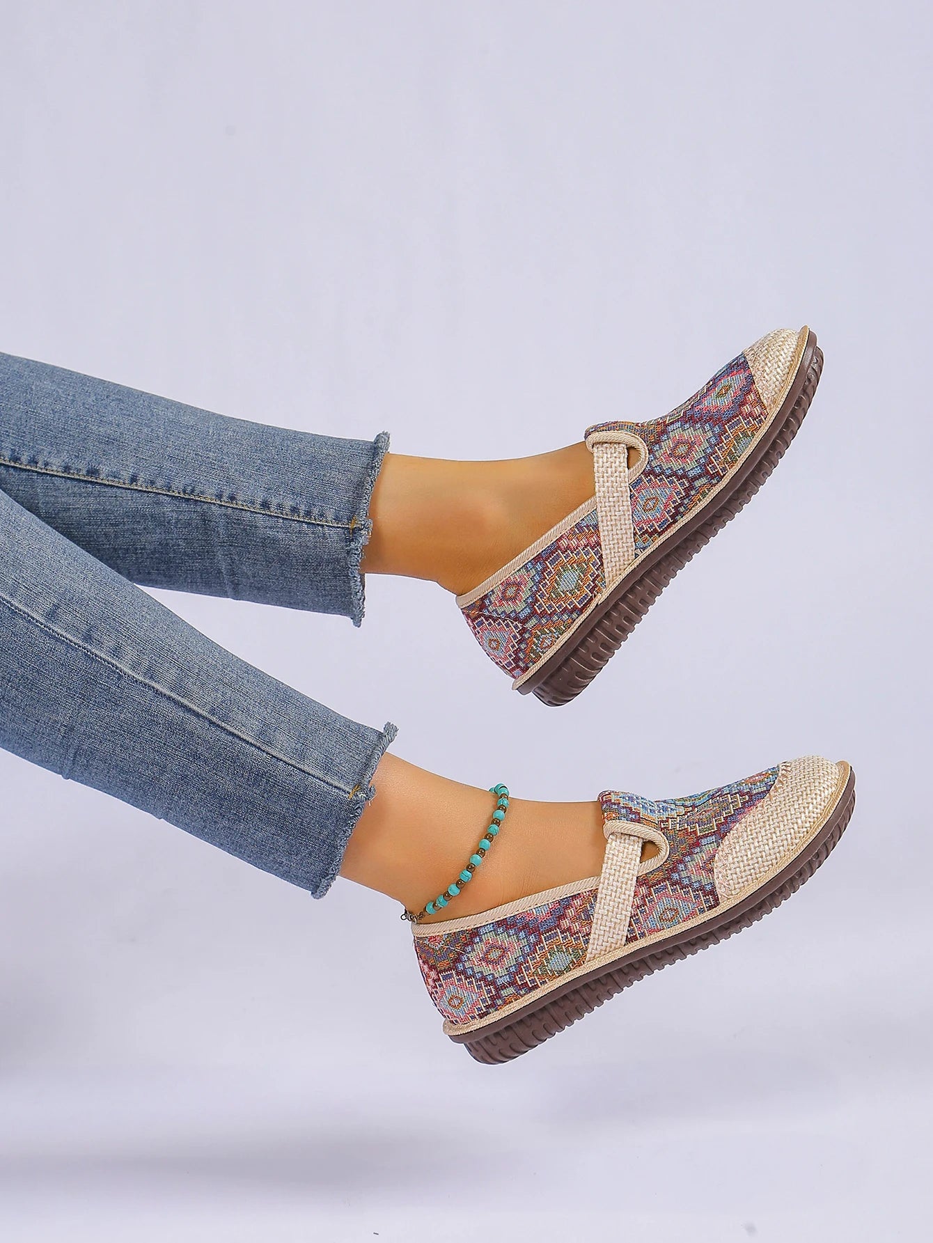 Super light shoes Women's shoes casual sports shoes are versatile They are soft-soled anti-slip and ethnic-style free shippiing