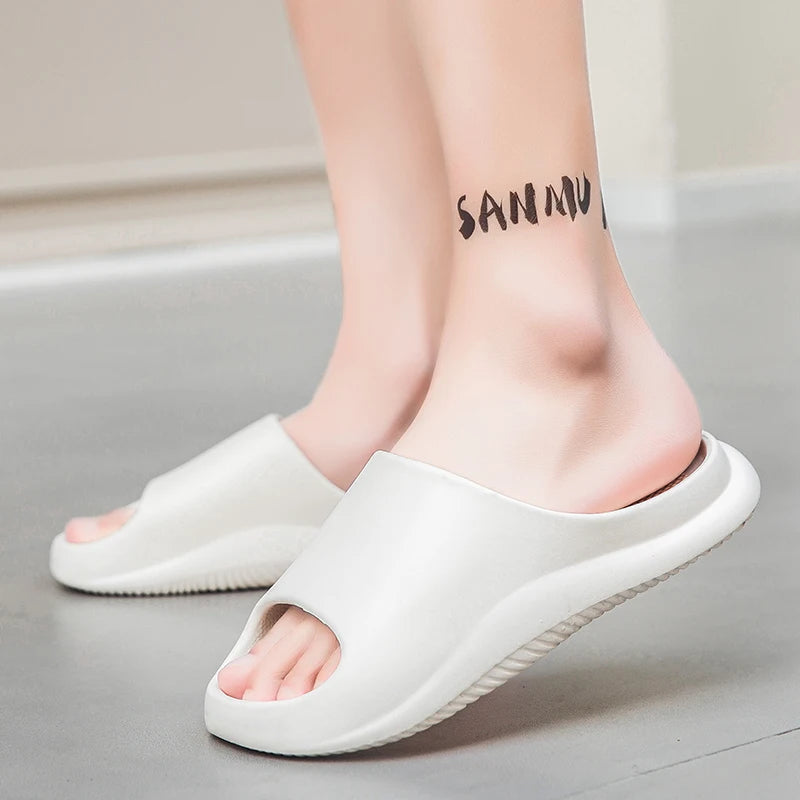 Men's Slippers Fashion Casual Home Sandals Non-Slip Wear-Resistant Soft Soles Couple Style Shoes Thick-Soled Outdoor Beach Shoes