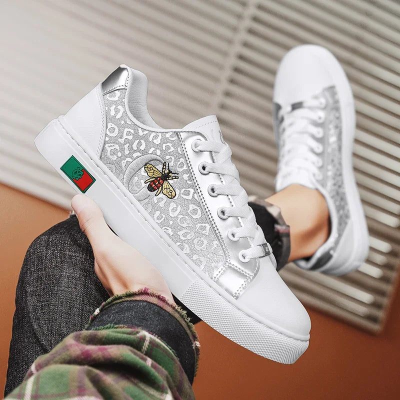 Men Sports Shoes Non Slip Breathable Comfortable Walking Shoes for Men Outdoor Casual Sneakers White Durable Skateboard Shoes