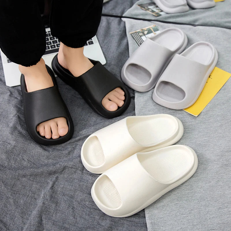 Men's Slippers Fashion Casual Home Sandals Non-Slip Wear-Resistant Soft Soles Couple Style Shoes Thick-Soled Outdoor Beach Shoes