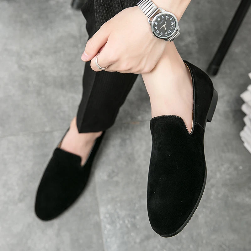Fashionable Men's Suede Shoes Soft Soles Comfortable Loafers Versatile Men's Casual Flat Shoes Green New Style Free Delivery
