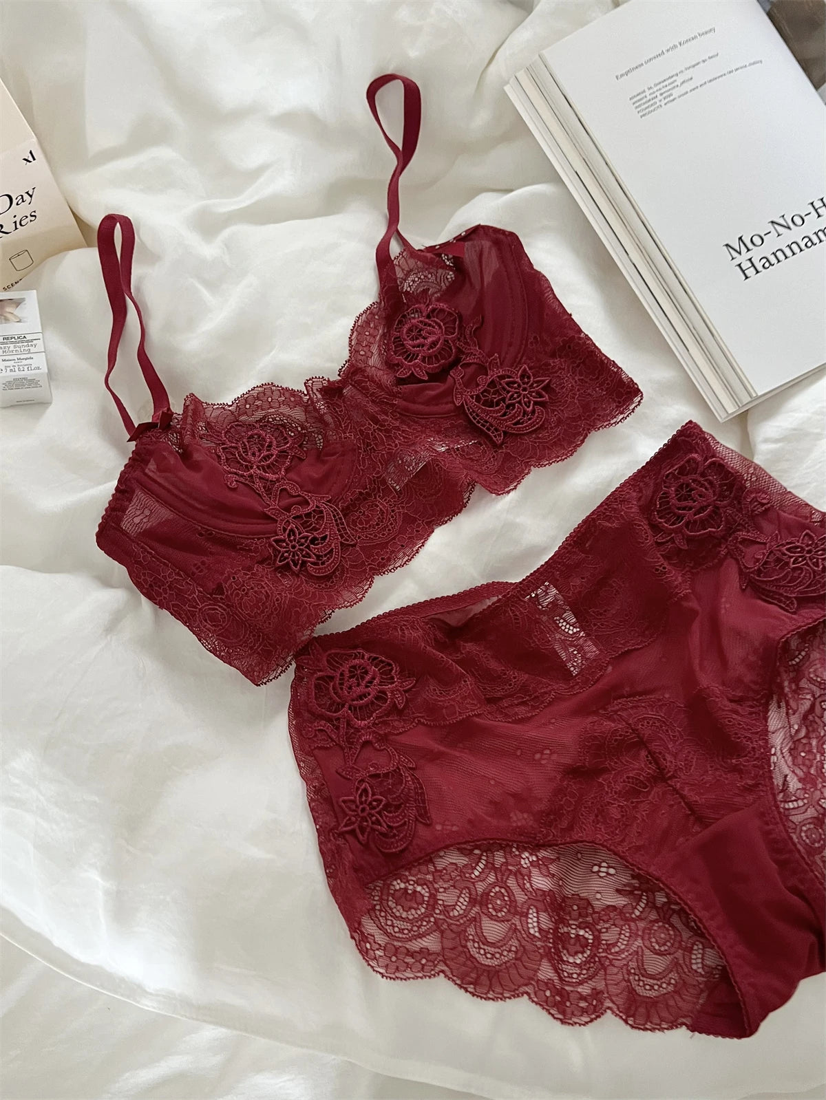 Lingerie sexy lace gathered with steel ring underwear bra set women adjusted comfortable bras rear three-row buckle