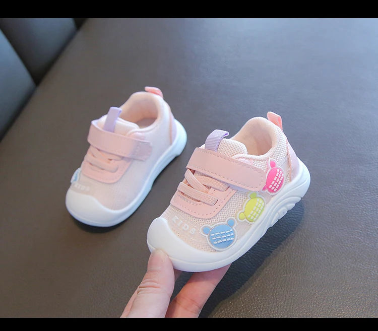 Toddler Girls Walking Shoes Toes Capped Kids Casual Shoes Breathable 2024 New Fashion Children Flat Shoes with Cute Bears Sweet