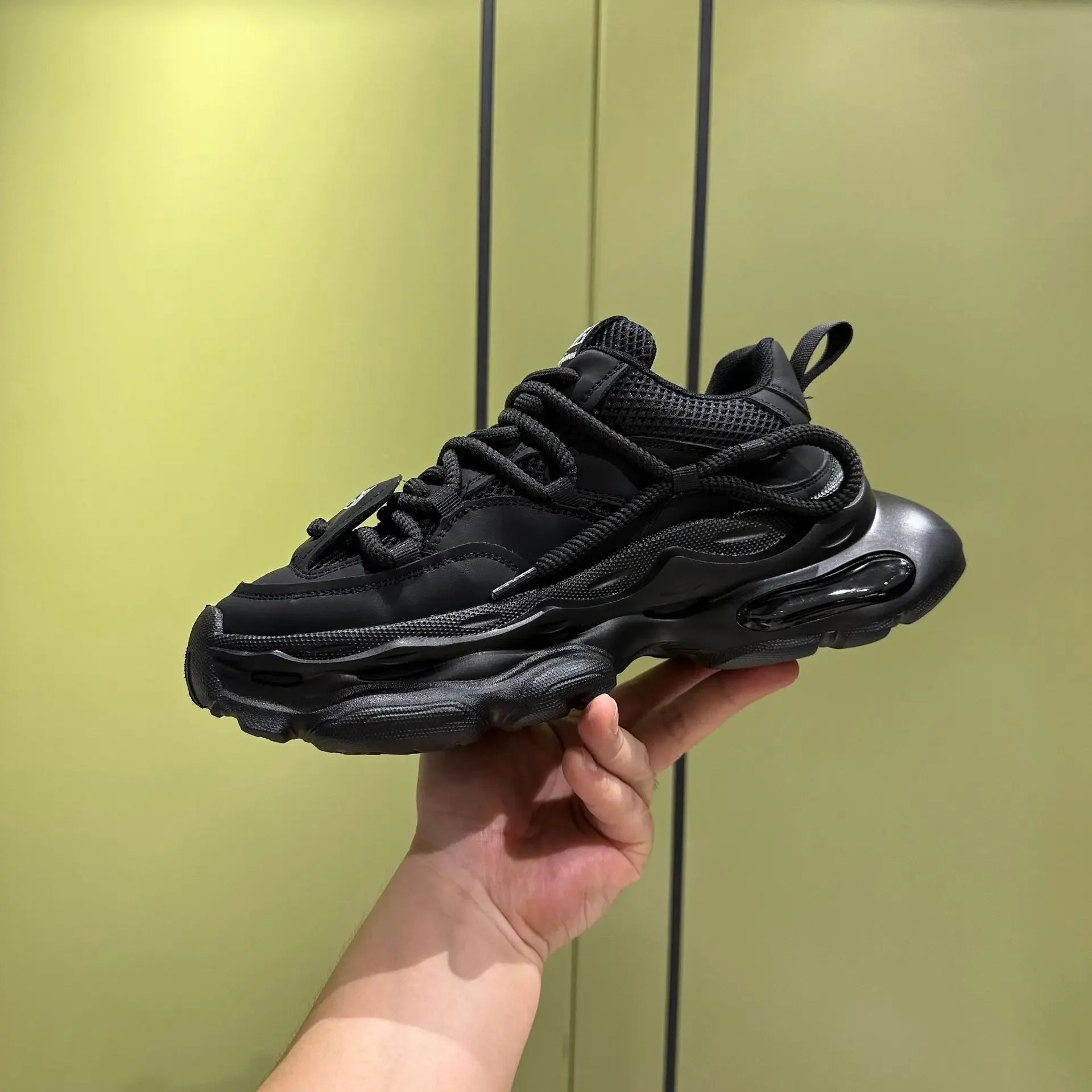 New Trendy Men's Shoes Thick Soled Tall Fashion Casual Shoes Comfortable Soft Soled Mountaineering Sports Shoes Sneakers Men