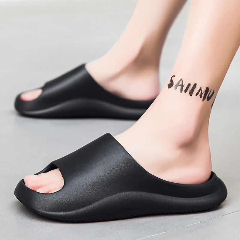 Men's Slippers Fashion Casual Home Sandals Non-Slip Wear-Resistant Soft Soles Couple Style Shoes Thick-Soled Outdoor Beach Shoes