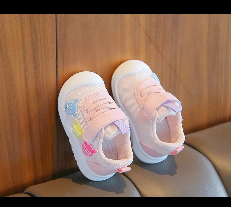 Toddler Girls Walking Shoes Toes Capped Kids Casual Shoes Breathable 2024 New Fashion Children Flat Shoes with Cute Bears Sweet