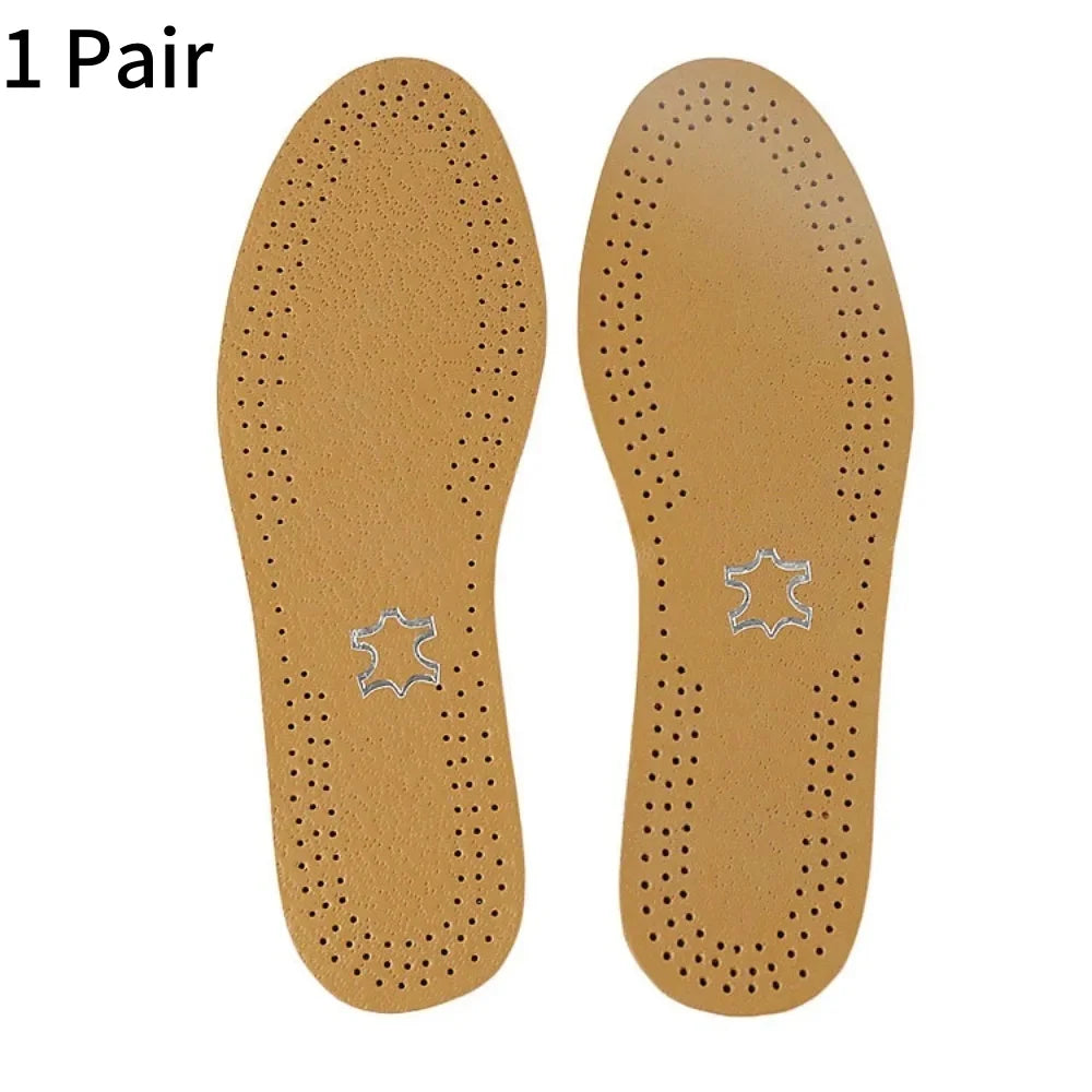 A pair of Flat Insoles Made of Leather Brings You a More Comfortable and Casual Experience, Suitable for Hiking and Relaxation.