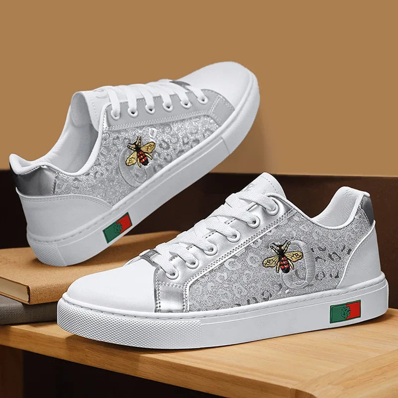 Men Sports Shoes Non Slip Breathable Comfortable Walking Shoes for Men Outdoor Casual Sneakers White Durable Skateboard Shoes