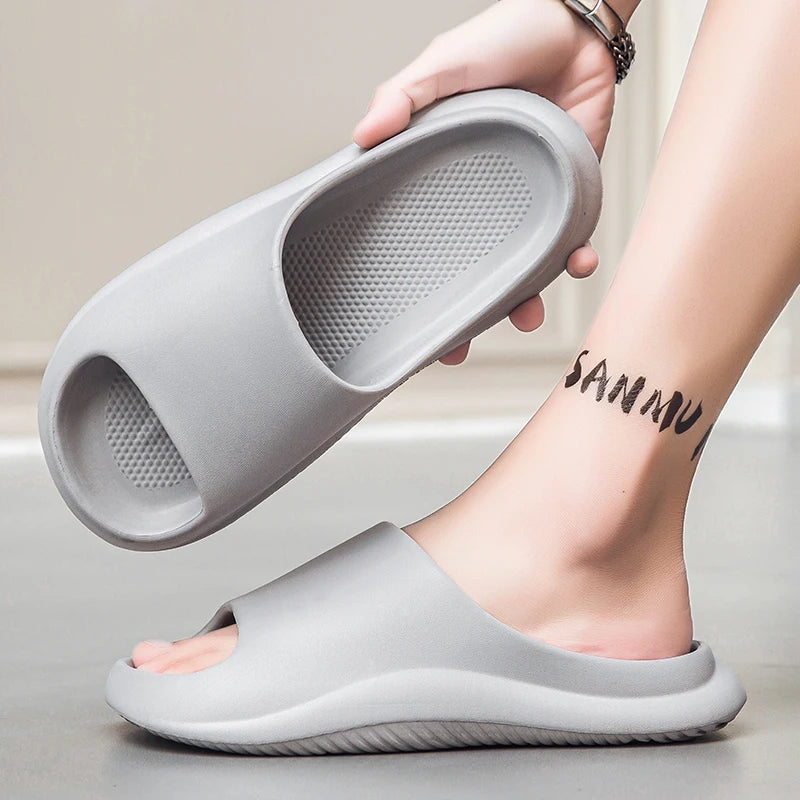 Men's Slippers Fashion Casual Home Sandals Non-Slip Wear-Resistant Soft Soles Couple Style Shoes Thick-Soled Outdoor Beach Shoes