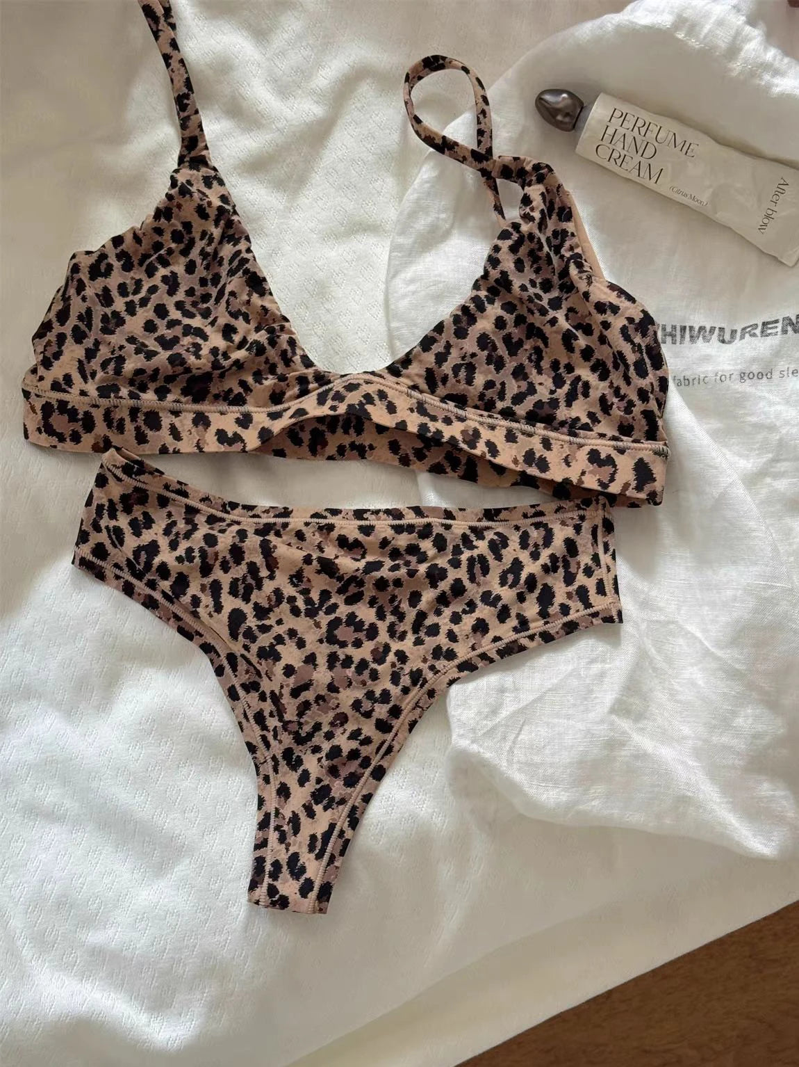 Lace Bra Set Woman Adjusted-strap Seamless Bras+Low Waist Panties Female Casual Simple Solid High Elasticity Lingerie Sets