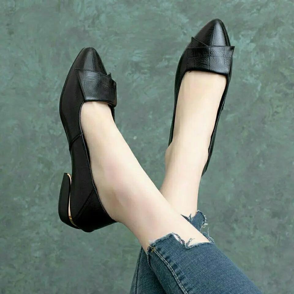 Shoe Women's 2024 New Spring and Autumn Shallow Cut Thick Heel Pointed Toe Women's Shoes Soft Leather Soft Sole Shoes Work Shoes