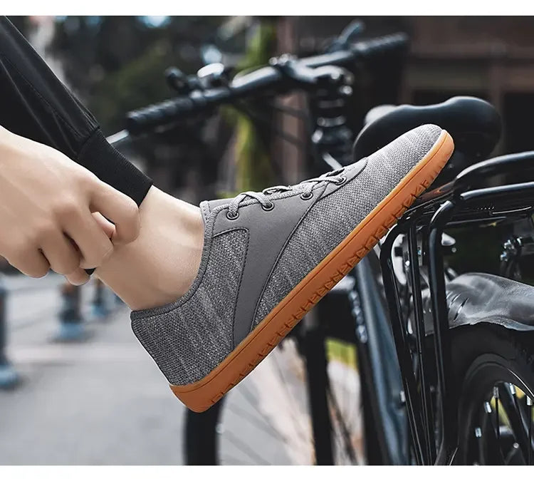 Men's barefoot walking shoes with wide toe and scattered minimalist shoes, suitable for gyms, driving offices.