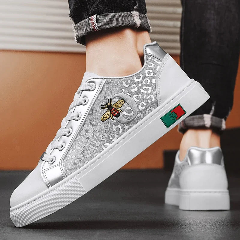 Men Sports Shoes Non Slip Breathable Comfortable Walking Shoes for Men Outdoor Casual Sneakers White Durable Skateboard Shoes
