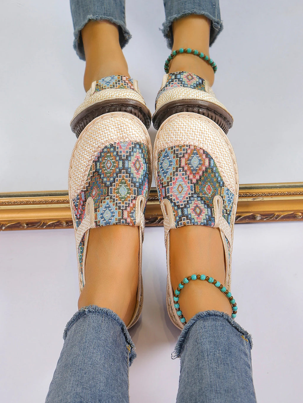 Super light shoes Women's shoes casual sports shoes are versatile They are soft-soled anti-slip and ethnic-style free shippiing