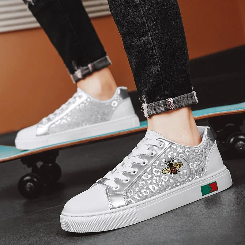 Men Sports Shoes Non Slip Breathable Comfortable Walking Shoes for Men Outdoor Casual Sneakers White Durable Skateboard Shoes