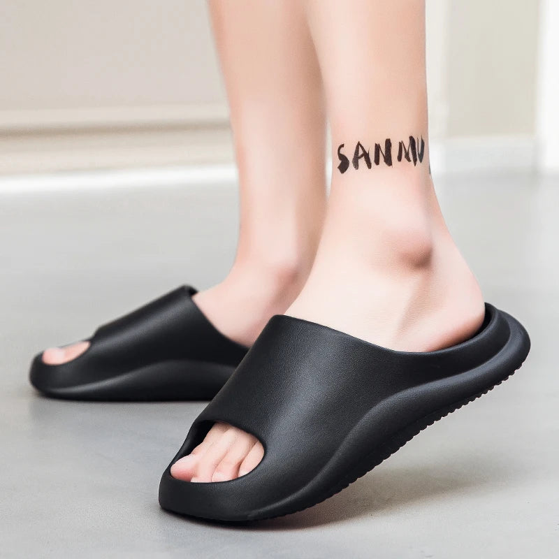 Men's Slippers Fashion Casual Home Sandals Non-Slip Wear-Resistant Soft Soles Couple Style Shoes Thick-Soled Outdoor Beach Shoes
