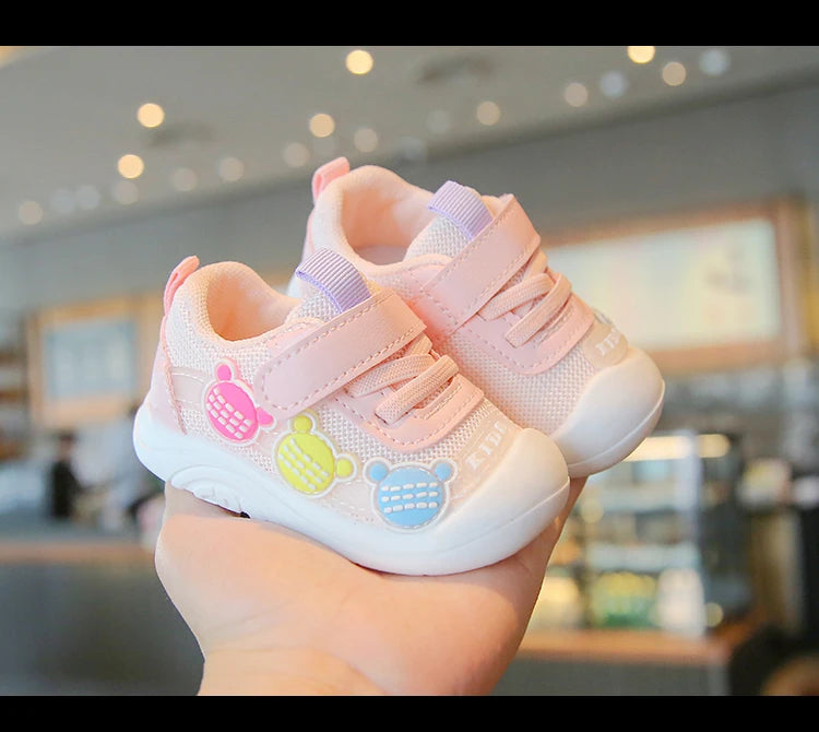 Toddler Girls Walking Shoes Toes Capped Kids Casual Shoes Breathable 2024 New Fashion Children Flat Shoes with Cute Bears Sweet