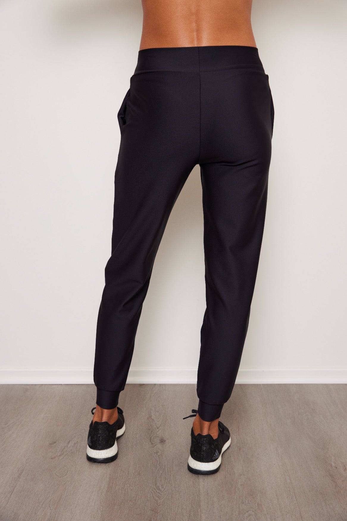 LUX LEATHER BETA JOGGER