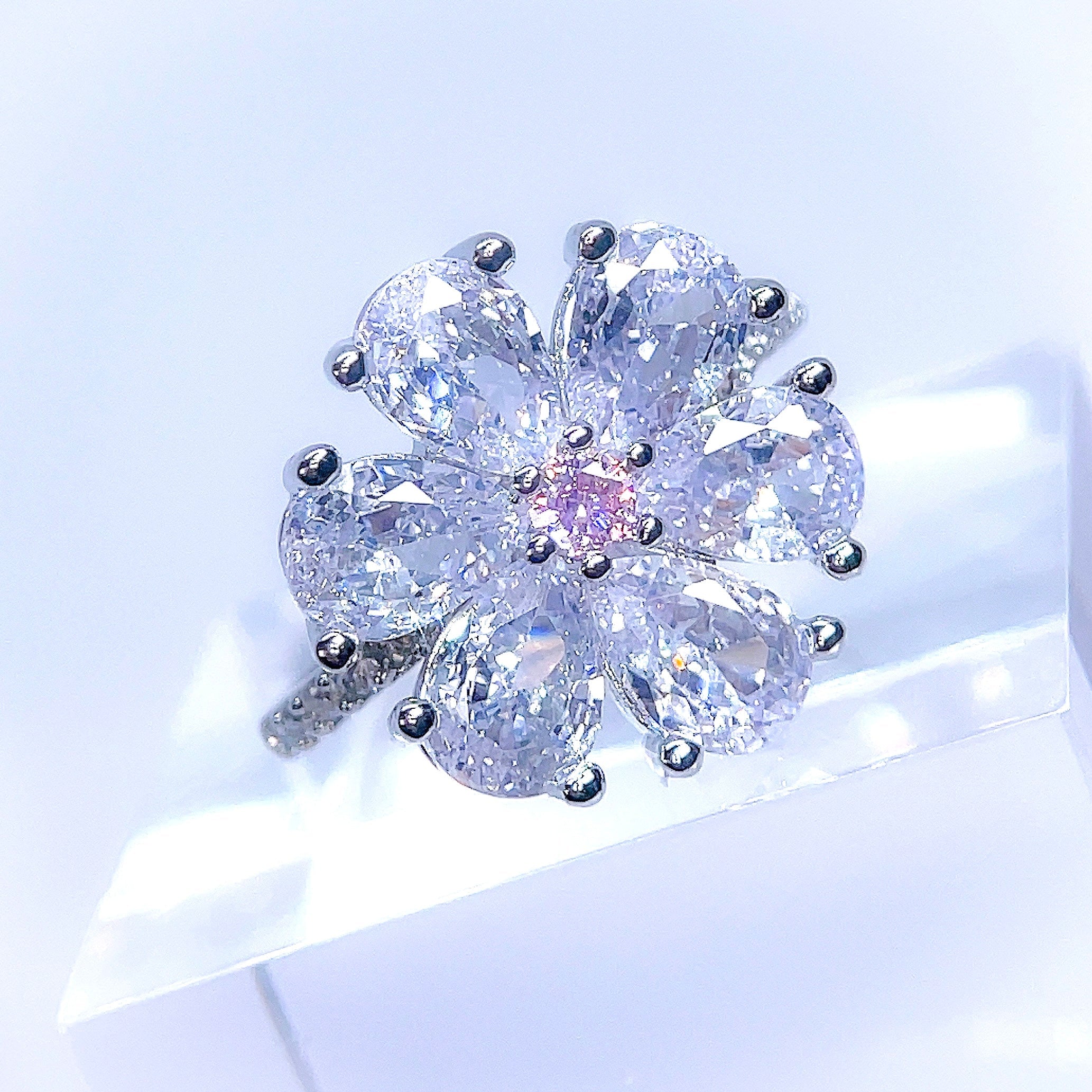Mika - Crystal Flower Ring